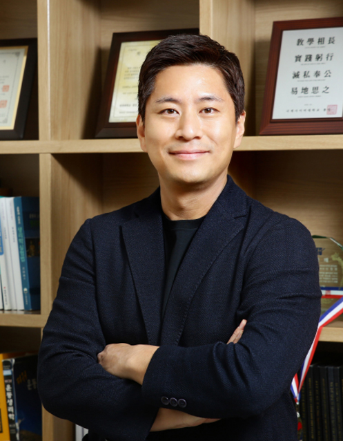 신정엽 교수 사진